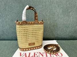 Picture of Valentino Handbags _SKUfw167477370fw